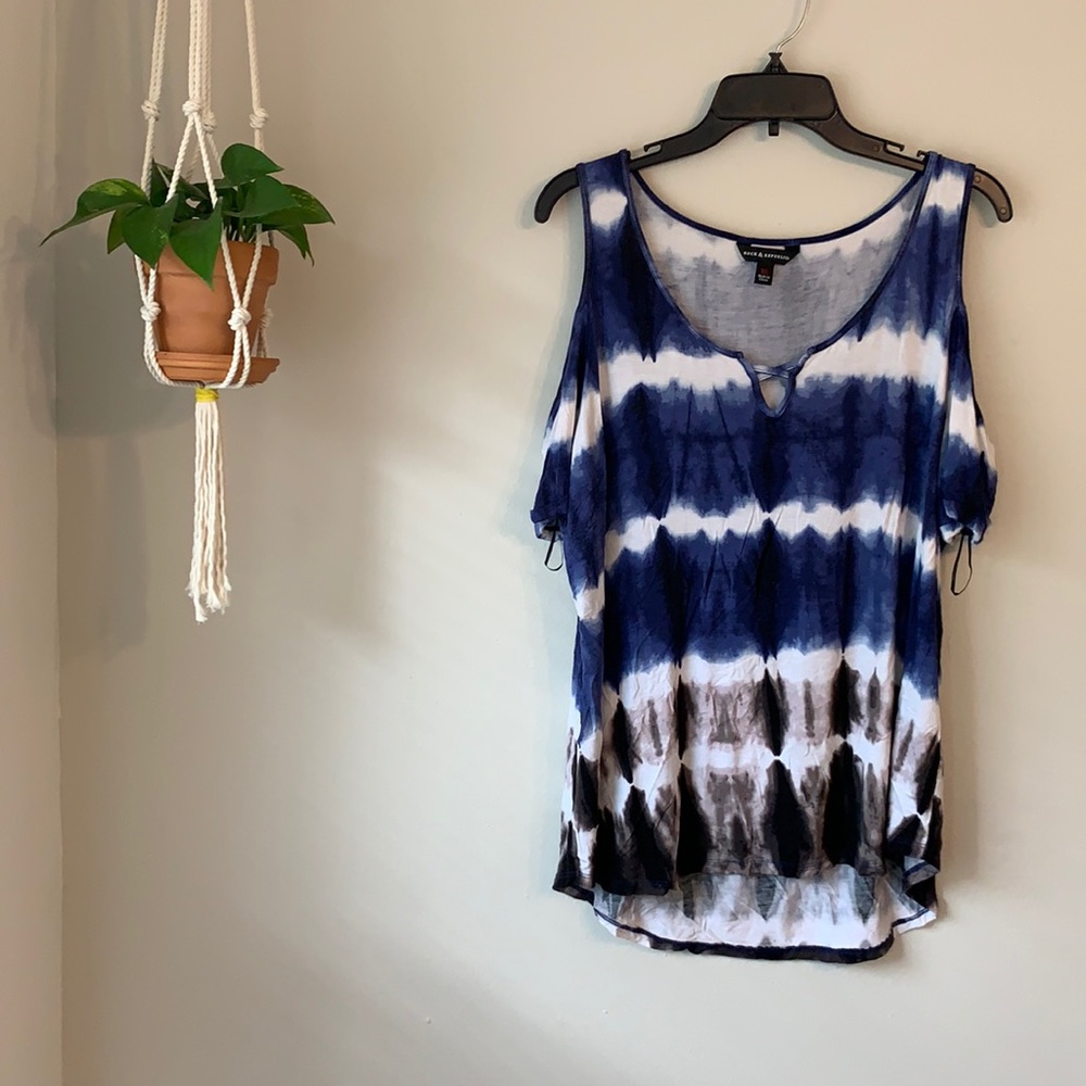 ☮️ Rock & Republic Tie Dye Cold Shoulder Tee